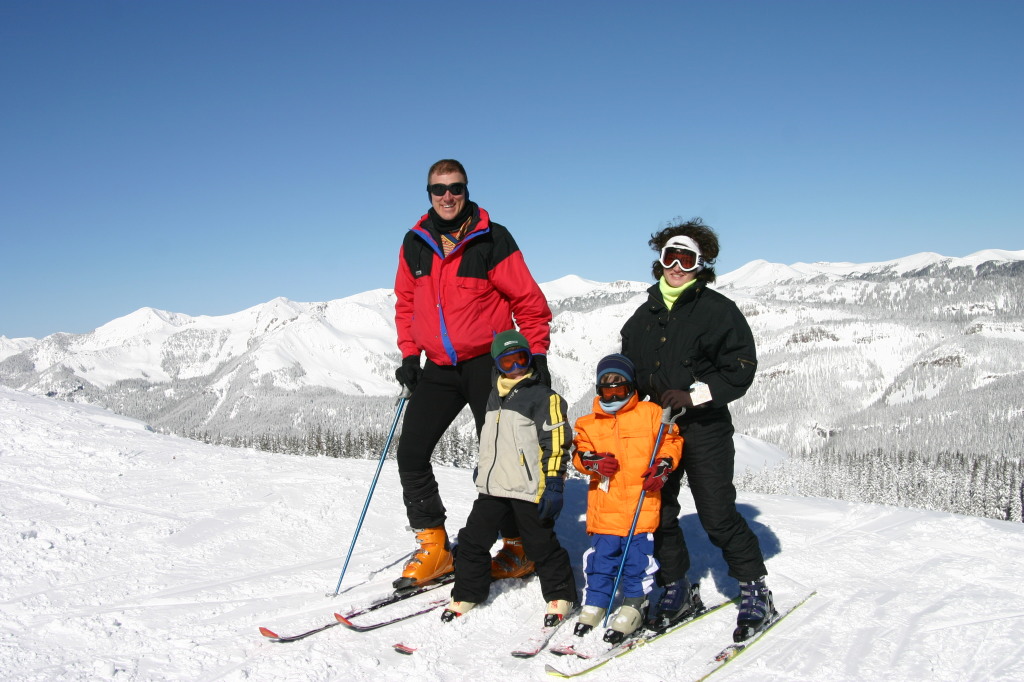 2006/03(March)/Skiing-WolfCreek/1024x768_2006-03-14-Skiing-Wolfcreek-018-Chance-Dax-Suzi-Travis.JPG