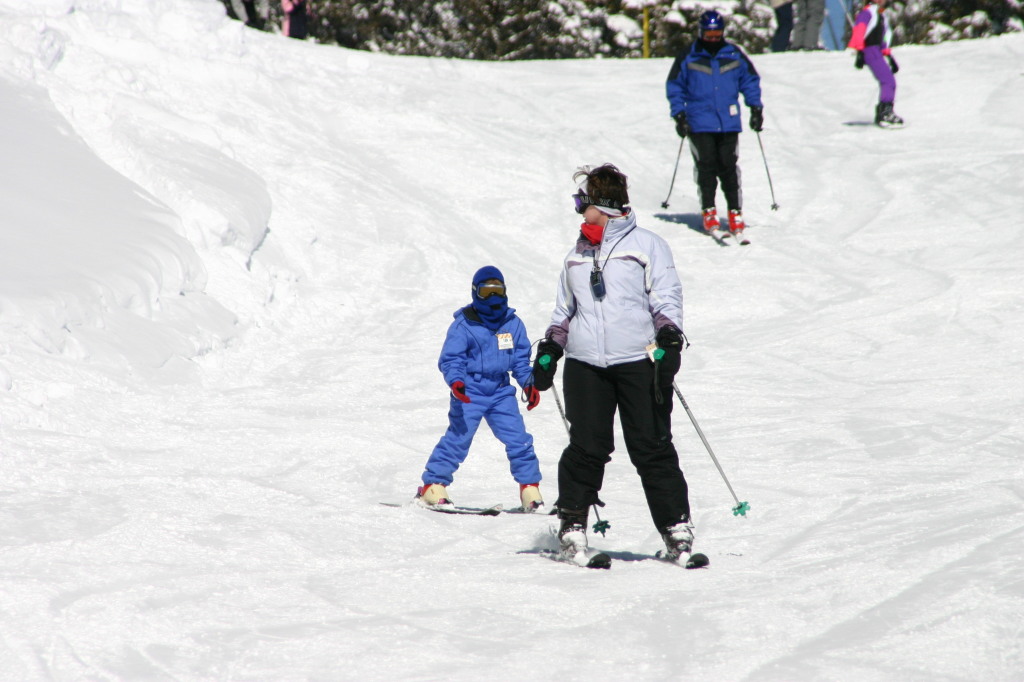 2006-03-14-Skiing-Wolfcreek-041-Brittney-Marci.JPG