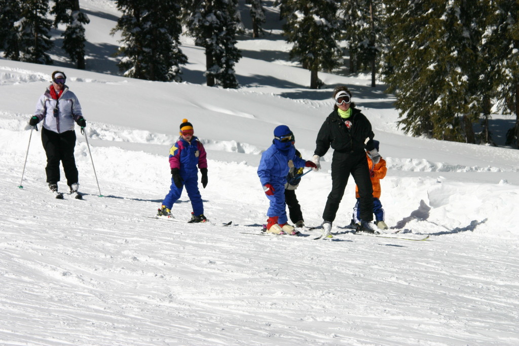 2006-03-14-Skiing-Wolfcreek-064-Marci-McKenzie-Brittney-Dax-Suzi-Chance.JPG