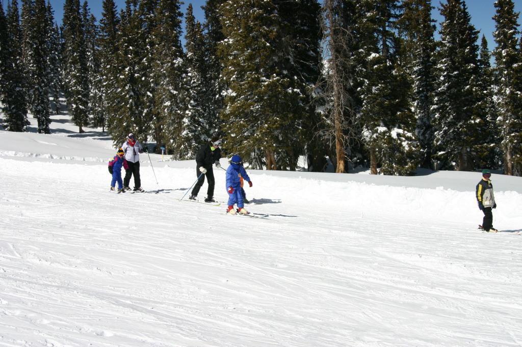 2006-03-14-Skiing-Wolfcreek-067-Marci-McKenzie-Brittney-Dax-Suzi-Chance.JPG