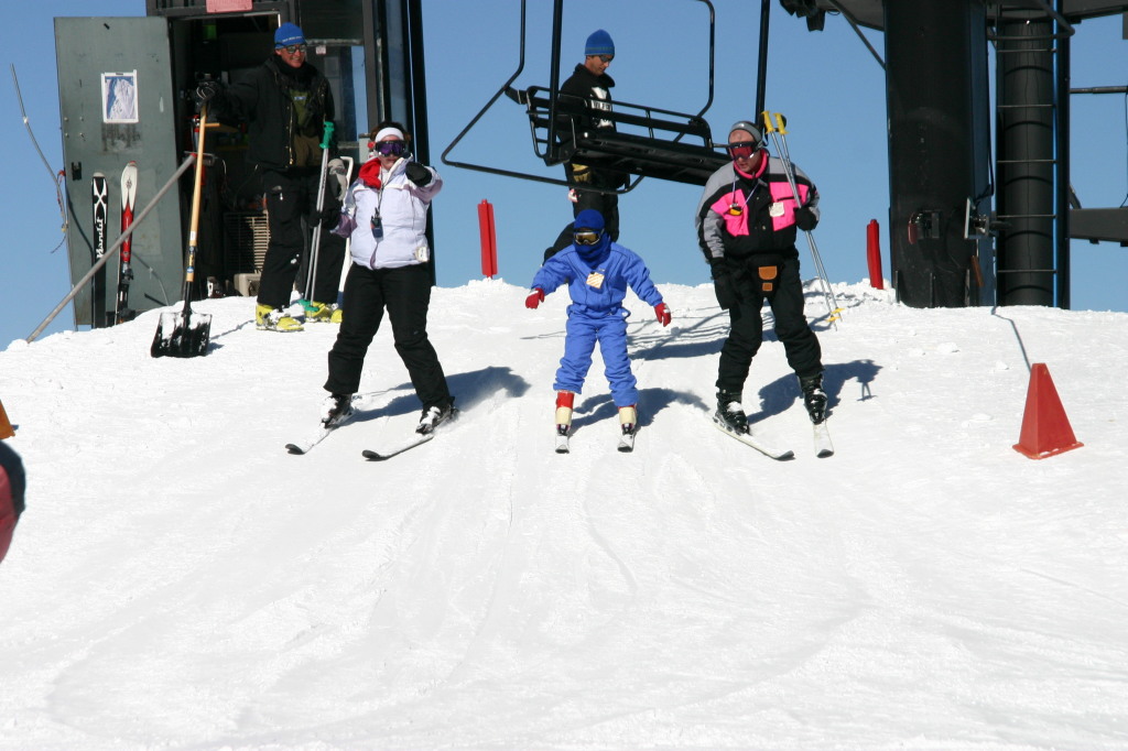2006-03-14-Skiing-Wolfcreek-132-Marci-Brittney-Ren.JPG