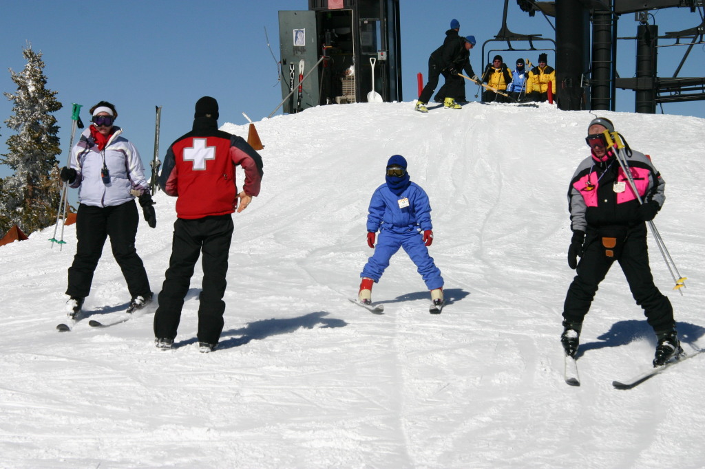 2006-03-14-Skiing-Wolfcreek-134-Marci-Brittney-Ren.JPG