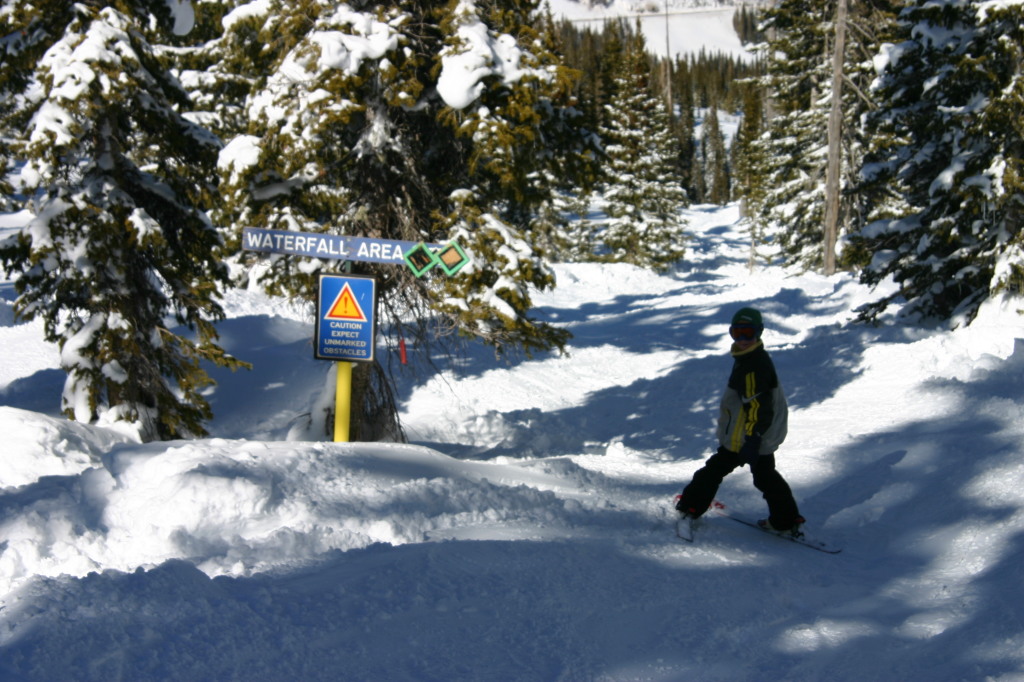 2006/03(March)/Skiing-WolfCreek/1024x768_2006-03-14-Skiing-Wolfcreek-144-Chance-double-diamond.JPG