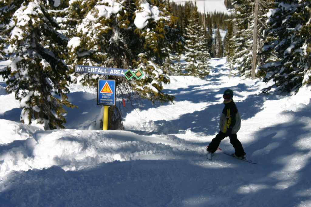 2006/03(March)/Skiing-WolfCreek/1024x768_2006-03-14-Skiing-Wolfcreek-145-Chance-double-diamond.JPG