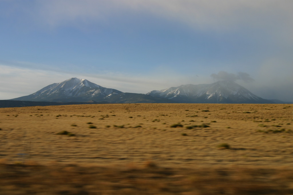 2006/03(March)/Skiing-WolfCreek/1024x768_2006-05-16-Driving-home-3-scenic.JPG