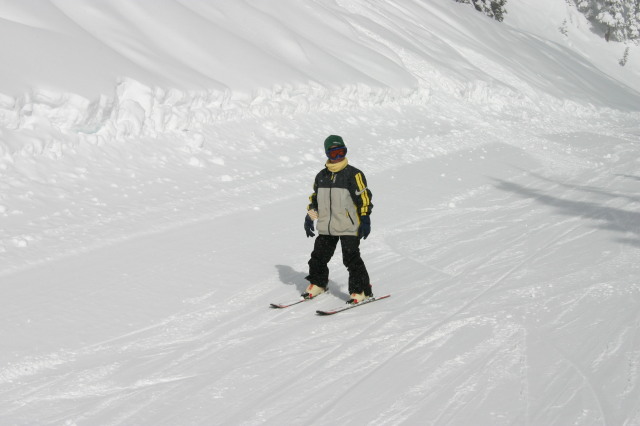 2006/03(March)/Skiing-WolfCreek/640x480_2006-03-13-Skiing-WolfCreek-07-Chance.JPG