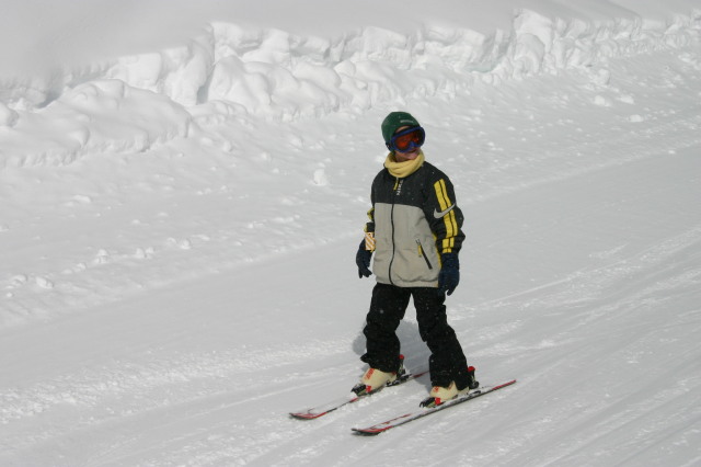 2006/03(March)/Skiing-WolfCreek/640x480_2006-03-13-Skiing-WolfCreek-08-Chance.JPG