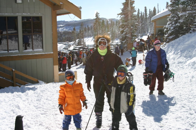 2006/03(March)/Skiing-WolfCreek/640x480_2006-03-14-Skiing-Wolfcreek-002-Dax-Suzi-Chance.JPG
