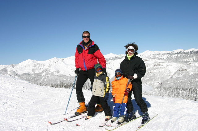 2006/03(March)/Skiing-WolfCreek/640x480_2006-03-14-Skiing-Wolfcreek-017-Chance-Dax-Suzi-Travis.JPG