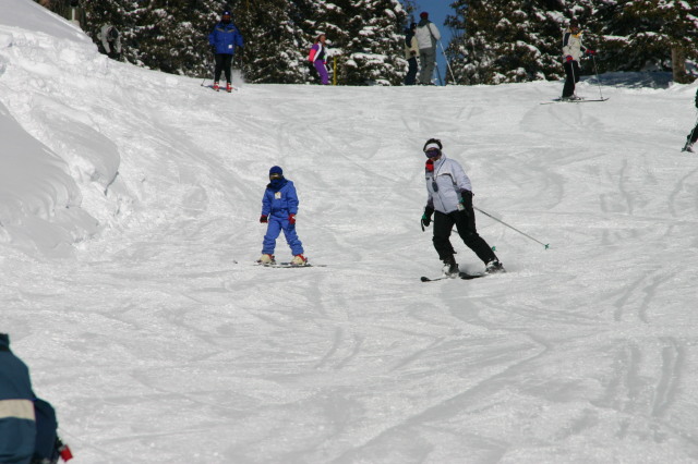 2006-03-14-Skiing-Wolfcreek-039-Brittney-Marci.JPG