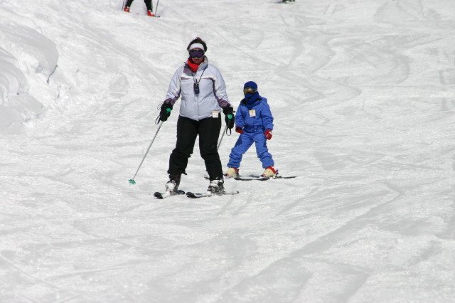 2006-03-14-Skiing-Wolfcreek-040-Brittney-Marci.JPG