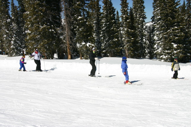 2006-03-14-Skiing-Wolfcreek-068-Marci-McKenzie-Brittney-Dax-Suzi-Chance.JPG