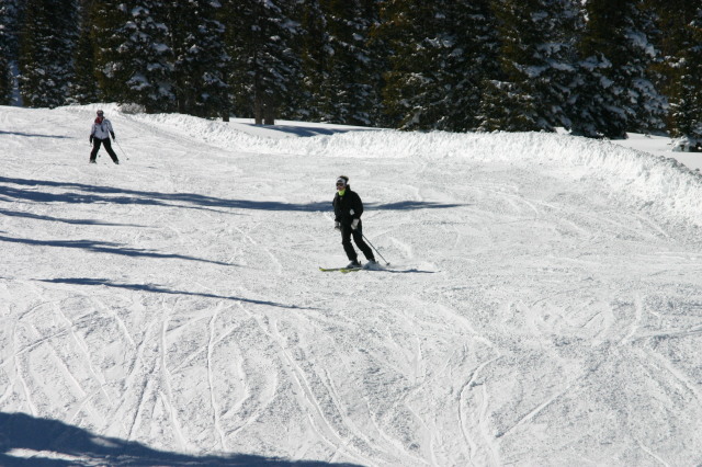 2006/03(March)/Skiing-WolfCreek/640x480_2006-03-14-Skiing-Wolfcreek-082-Suzi.JPG
