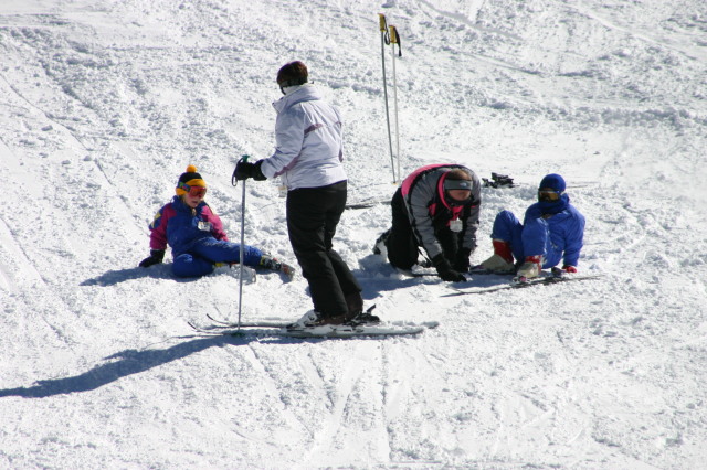 2006-03-14-Skiing-Wolfcreek-100-McKenzie-Marci-Ren-Brittney.JPG