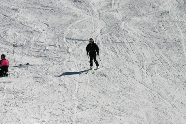 2006/03(March)/Skiing-WolfCreek/640x480_2006-03-14-Skiing-Wolfcreek-118-Suzi.JPG