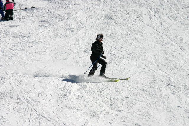 2006/03(March)/Skiing-WolfCreek/640x480_2006-03-14-Skiing-Wolfcreek-121-Suzi.JPG