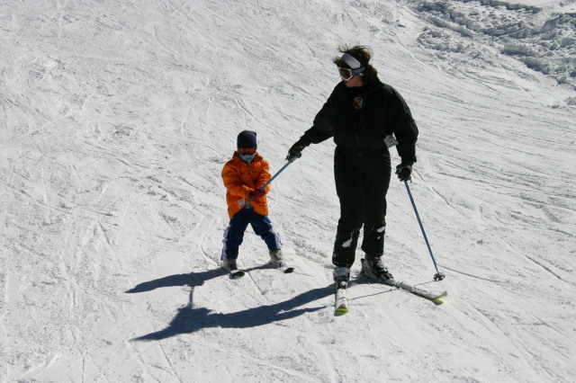 2006/03(March)/Skiing-WolfCreek/640x480_2006-03-14-Skiing-Wolfcreek-127-Dax-Suzi.JPG