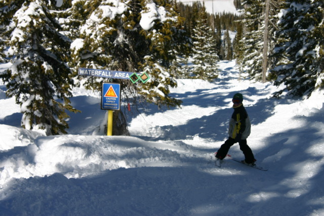 2006/03(March)/Skiing-WolfCreek/640x480_2006-03-14-Skiing-Wolfcreek-145-Chance-double-diamond.JPG
