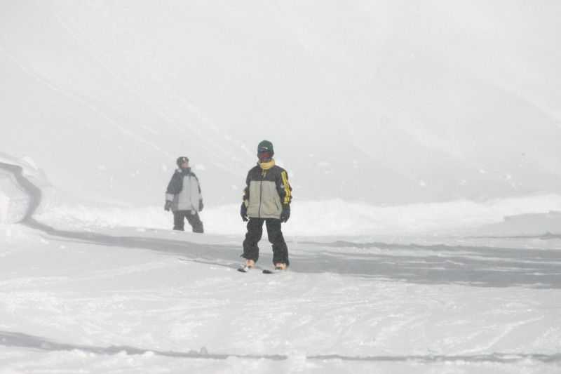 2006/03(March)/Skiing-WolfCreek/800x600_2006-03-13-Skiing-WolfCreek-02-Chance.JPG