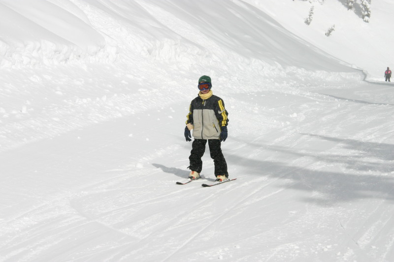 2006/03(March)/Skiing-WolfCreek/800x600_2006-03-13-Skiing-WolfCreek-06-Chance.JPG