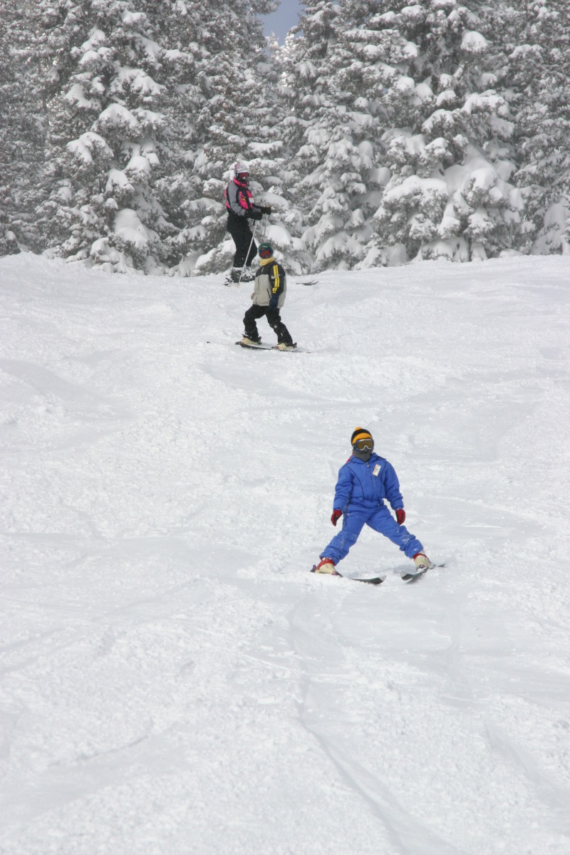 2006-03-13-Skiing-WolfCreek-24-Ren-Chance-Brittney.JPG