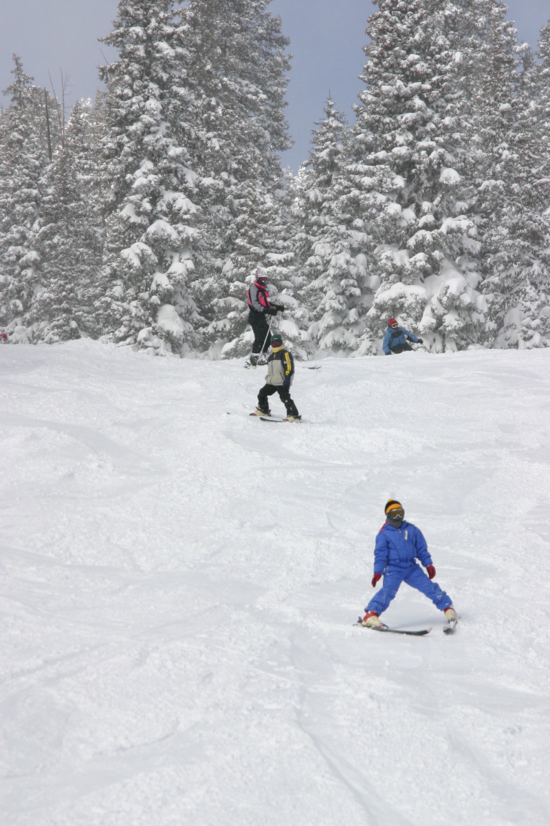 2006-03-13-Skiing-WolfCreek-25-Ren-Chance-Brittney.JPG