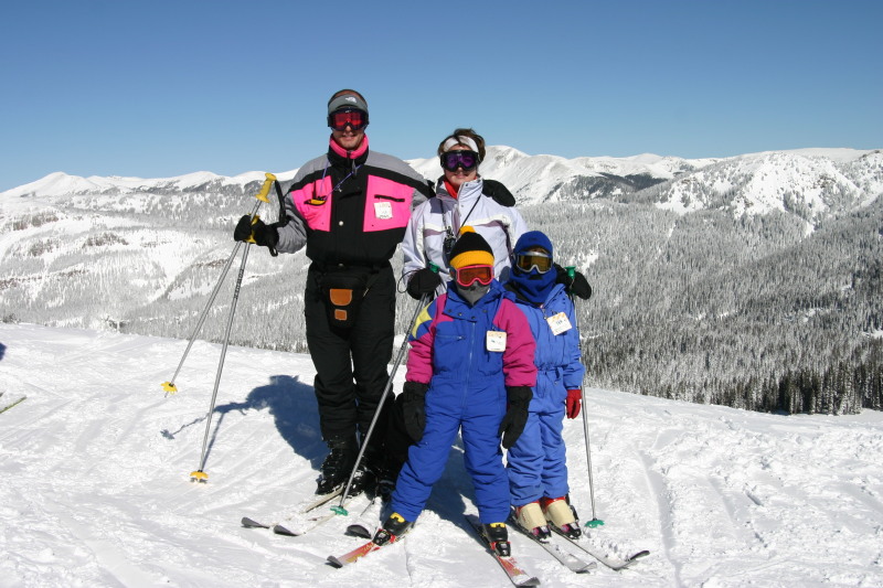 2006-03-14-Skiing-Wolfcreek-016Ren-McKenzie-Brittney-Marci.JPG
