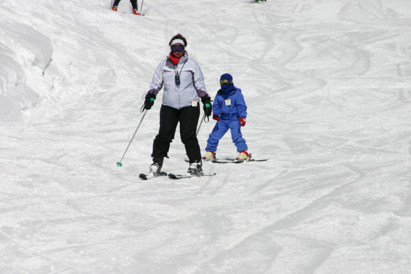 2006-03-14-Skiing-Wolfcreek-040-Brittney-Marci.JPG