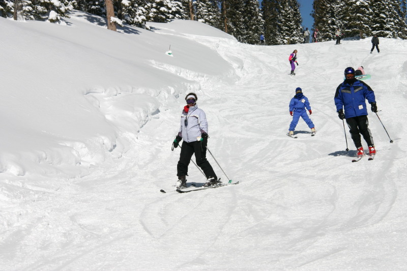 2006-03-14-Skiing-Wolfcreek-042-Brittney-Marci.JPG