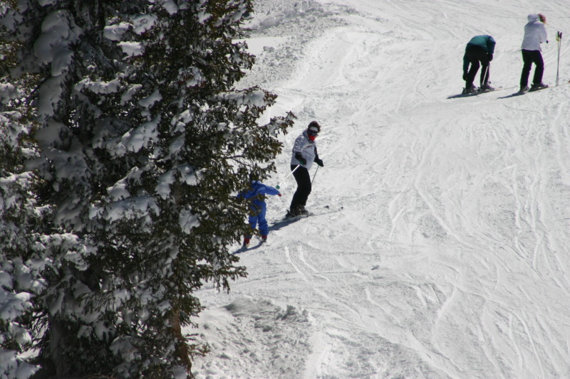 2006-03-14-Skiing-Wolfcreek-049-Brittney-Marci.JPG