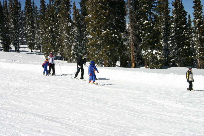 2006-03-14-Skiing-Wolfcreek-067-Marci-McKenzie-Brittney-Dax-Suzi-Chance.JPG