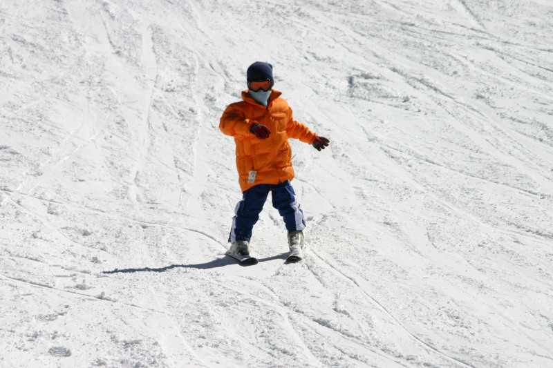 2006/03(March)/Skiing-WolfCreek/800x600_2006-03-14-Skiing-Wolfcreek-116-Dax.JPG