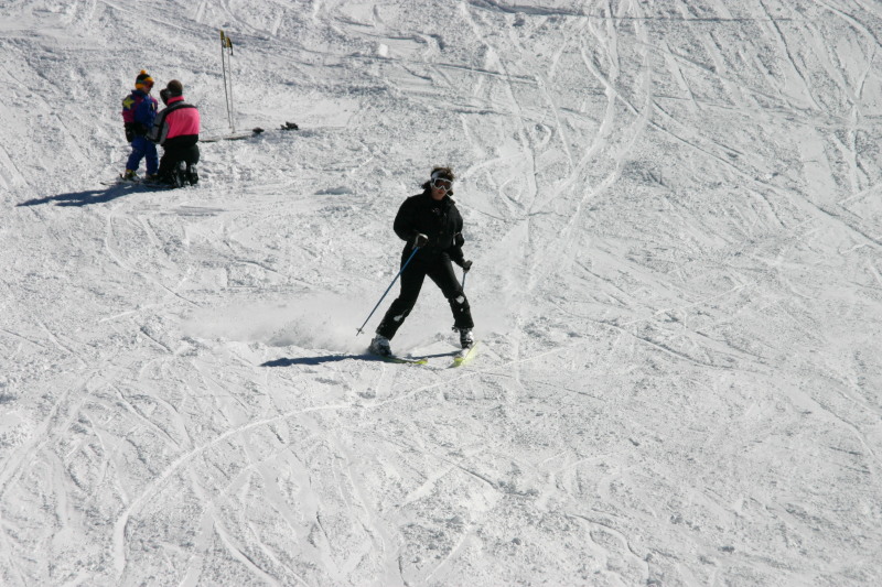 2006-03-14-Skiing-Wolfcreek-120-McKenze-Ren-Suzi.JPG