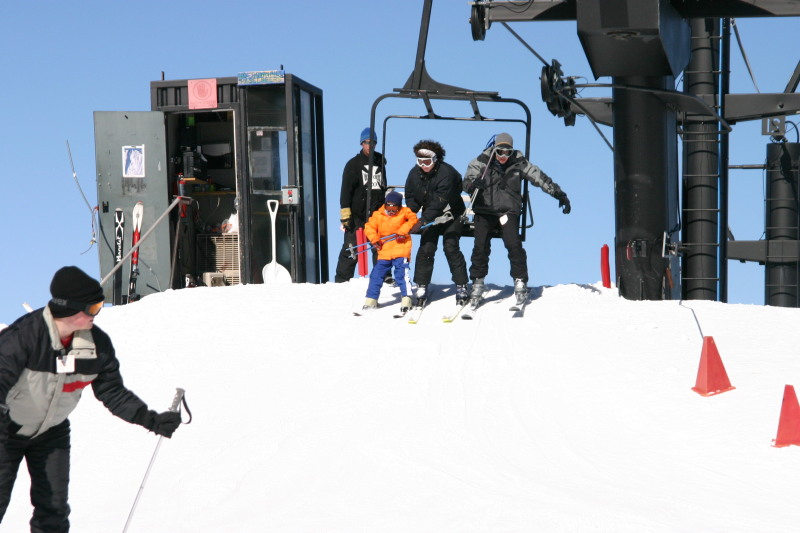 2006/03(March)/Skiing-WolfCreek/800x600_2006-03-14-Skiing-Wolfcreek-137-Dax-Suzi.JPG