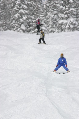 2006-03-13-Skiing-WolfCreek-23-Ren-Chance-Brittney.JPG