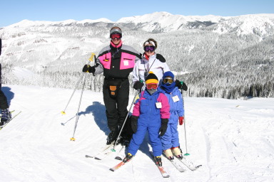 2006-03-14-Skiing-Wolfcreek-015Ren-McKenzie-Brittney-Marci.JPG