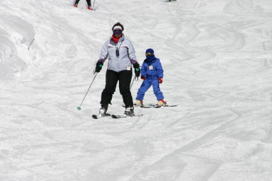 2006-03-14-Skiing-Wolfcreek-040-Brittney-Marci.JPG