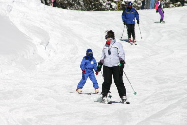2006-03-14-Skiing-Wolfcreek-041-Brittney-Marci.JPG