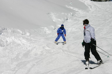 2006-03-14-Skiing-Wolfcreek-044-Brittney-Marci.JPG