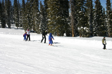 2006-03-14-Skiing-Wolfcreek-067-Marci-McKenzie-Brittney-Dax-Suzi-Chance.JPG