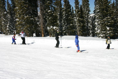 2006-03-14-Skiing-Wolfcreek-068-Marci-McKenzie-Brittney-Dax-Suzi-Chance.JPG