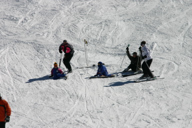 2006-03-14-Skiing-Wolfcreek-093-McKenzie-Ren-Brittney-Marci.JPG