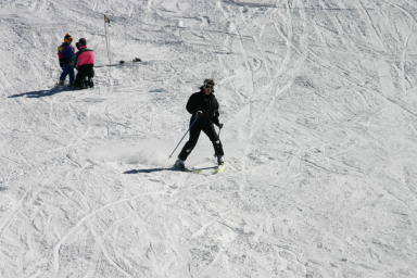 2006-03-14-Skiing-Wolfcreek-120-McKenze-Ren-Suzi.JPG