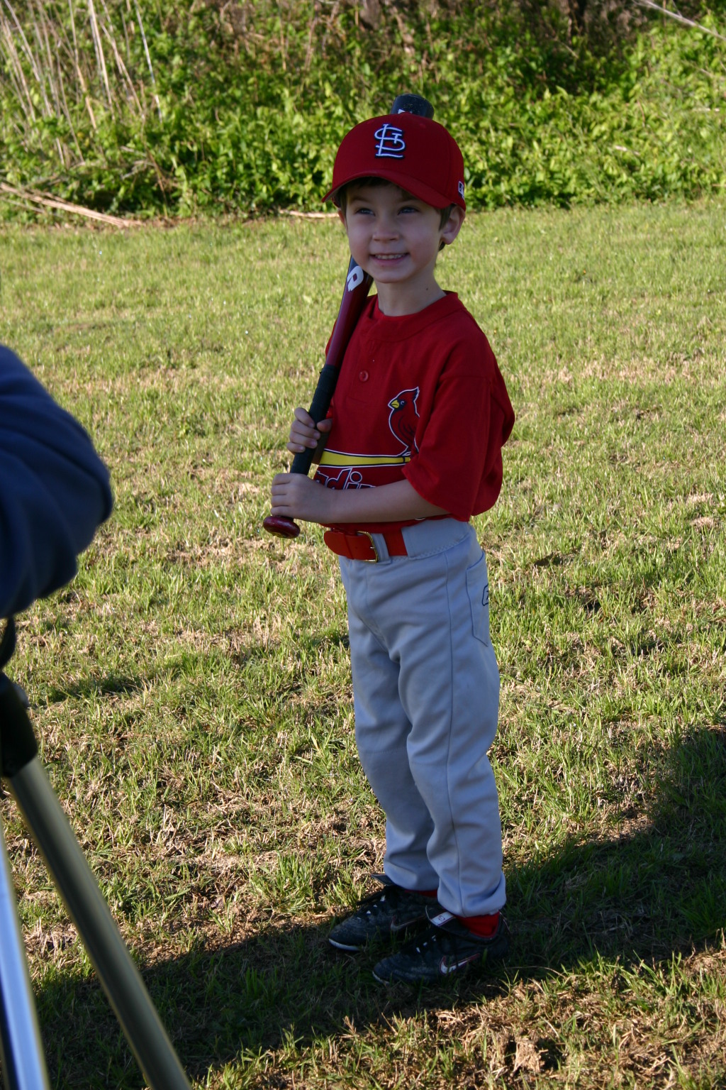2006/03(March)/Tball-Professional-poses/1024x768_2006-03-25-Tball-Prof-22-Dax.JPG