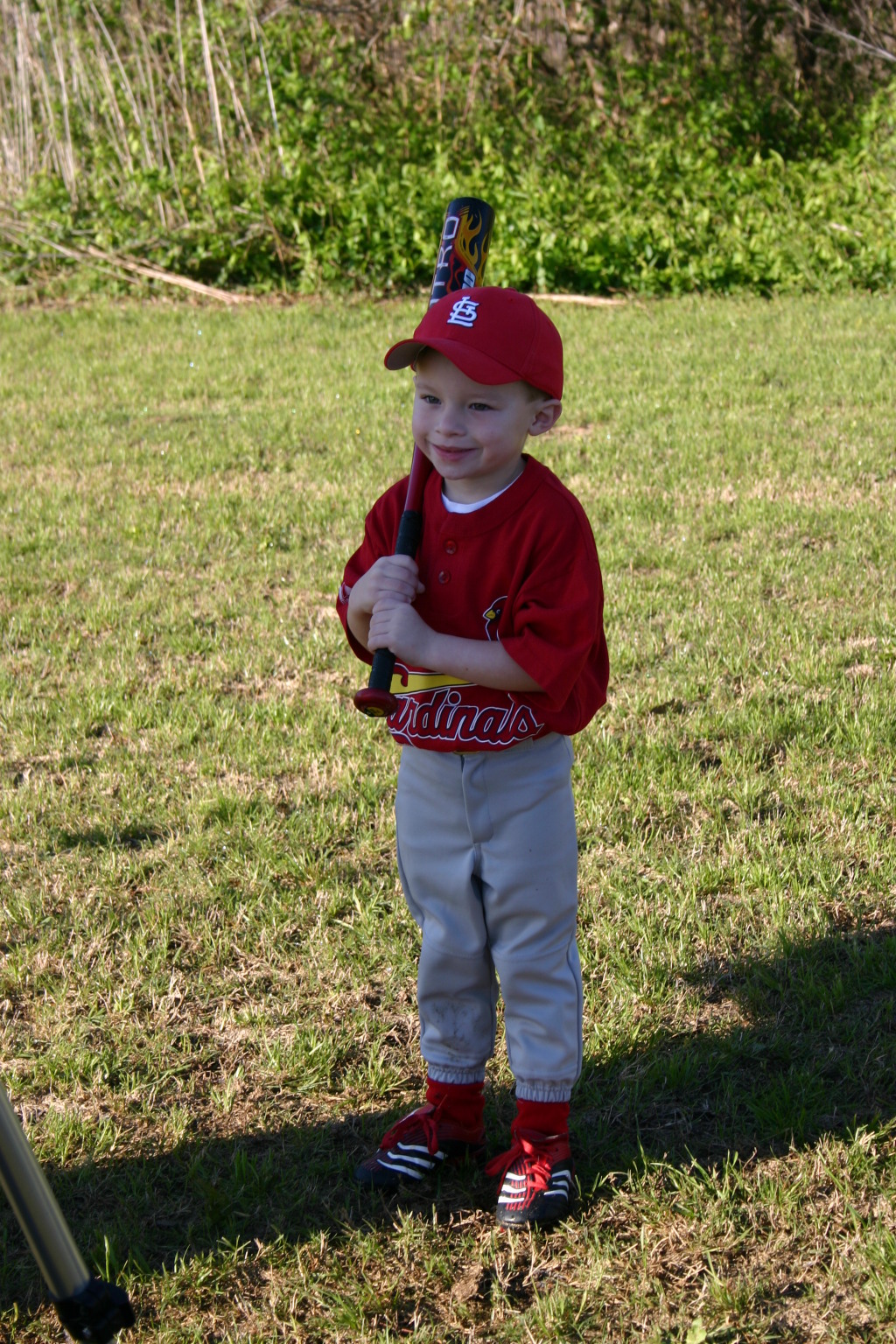2006/03(March)/Tball-Professional-poses/1024x768_2006-03-25-Tball-Prof-30-Caden.JPG