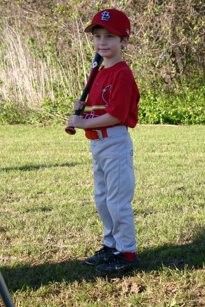 2006/03(March)/Tball-Professional-poses/800x600_2006-03-25-Tball-Prof-17-Dax.JPG