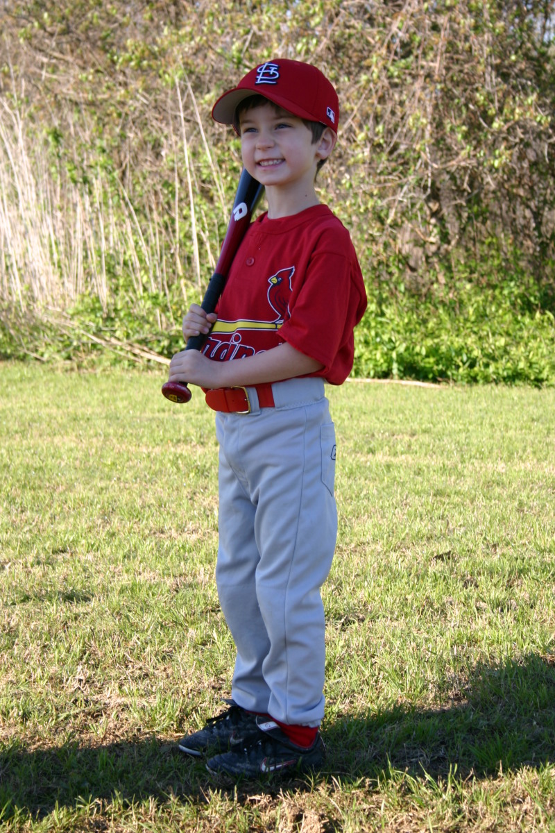 2006/03(March)/Tball-Professional-poses/800x600_2006-03-25-Tball-Prof-18-Dax.JPG
