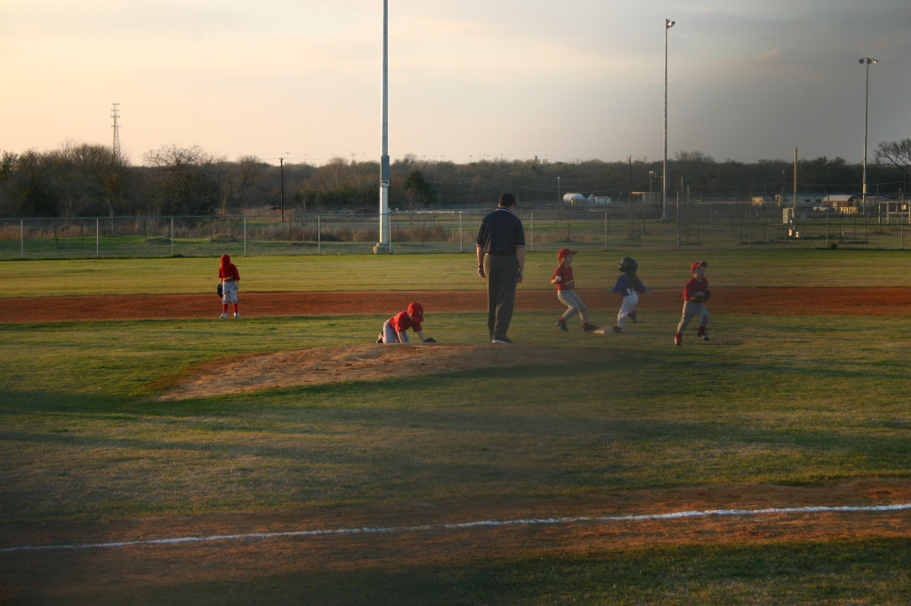 2006/03(March)/Tball/1024x768_2006-03-02-Tball-05-Gabe-Sierra-Case-Caden.JPG