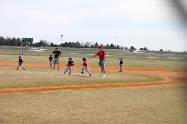 2006/03(March)/Tball/640x480_2006-03-04-Tball-3-Chance-Travis.JPG