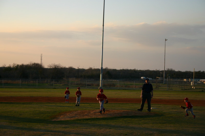2006-03-02-Tball-03-Gabe-Sierra-Case-Caden.JPG